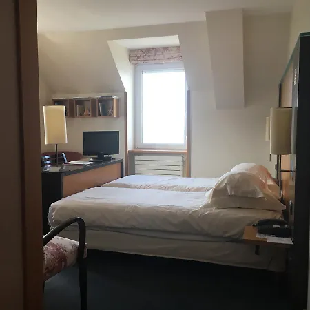 L'Hotel De Carantec 卡兰特克