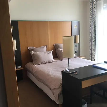 L'Hotel De Carantec 酒店 4*